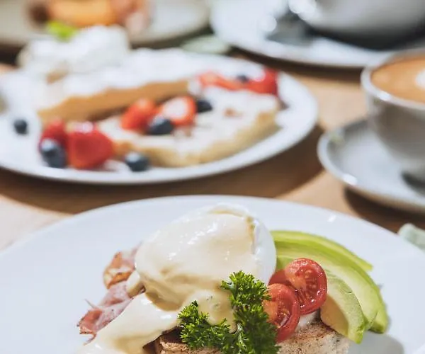 - Boutique 호텔 겔로스