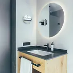 - Boutique Szálloda